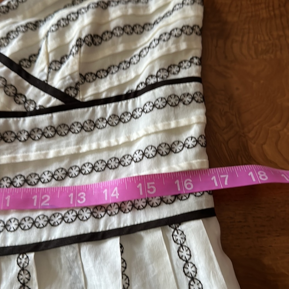 Vintage Ann Taylor embroidered dress. - Picture 6 of 6